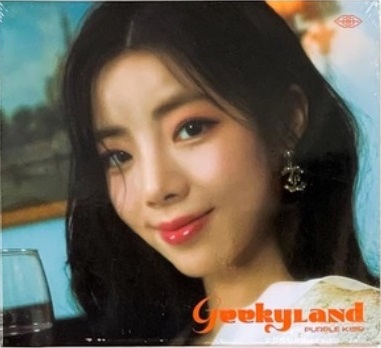 Purple Kiss 4th ミニアルバム Geekyland (Digipack Version) CD (韓国盤)｜scriptv｜03