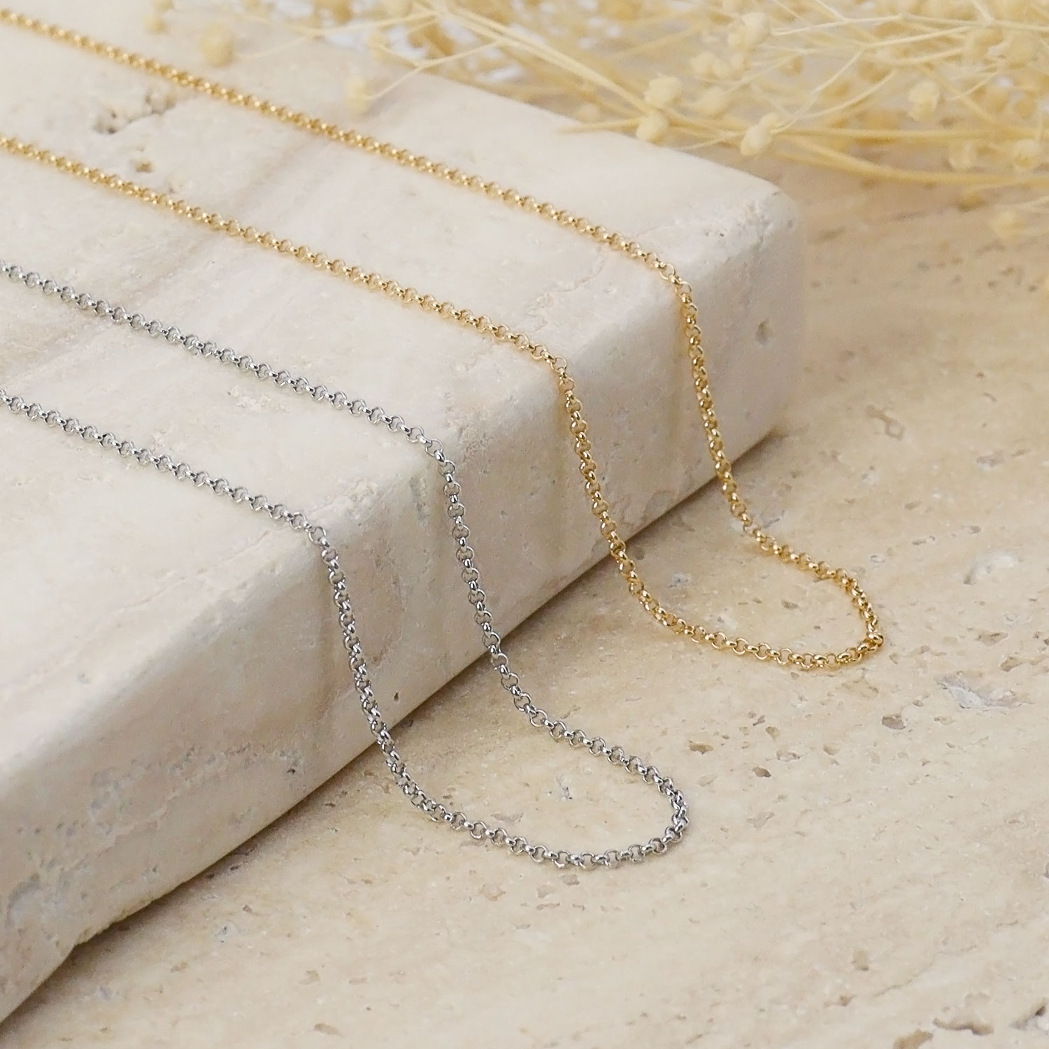 命の燃やし方展 ネックレス 未使用(大幅値下げ中今夜のみ) LARA Christie（ララクリスティー） ネックレス チェーン プラチナ