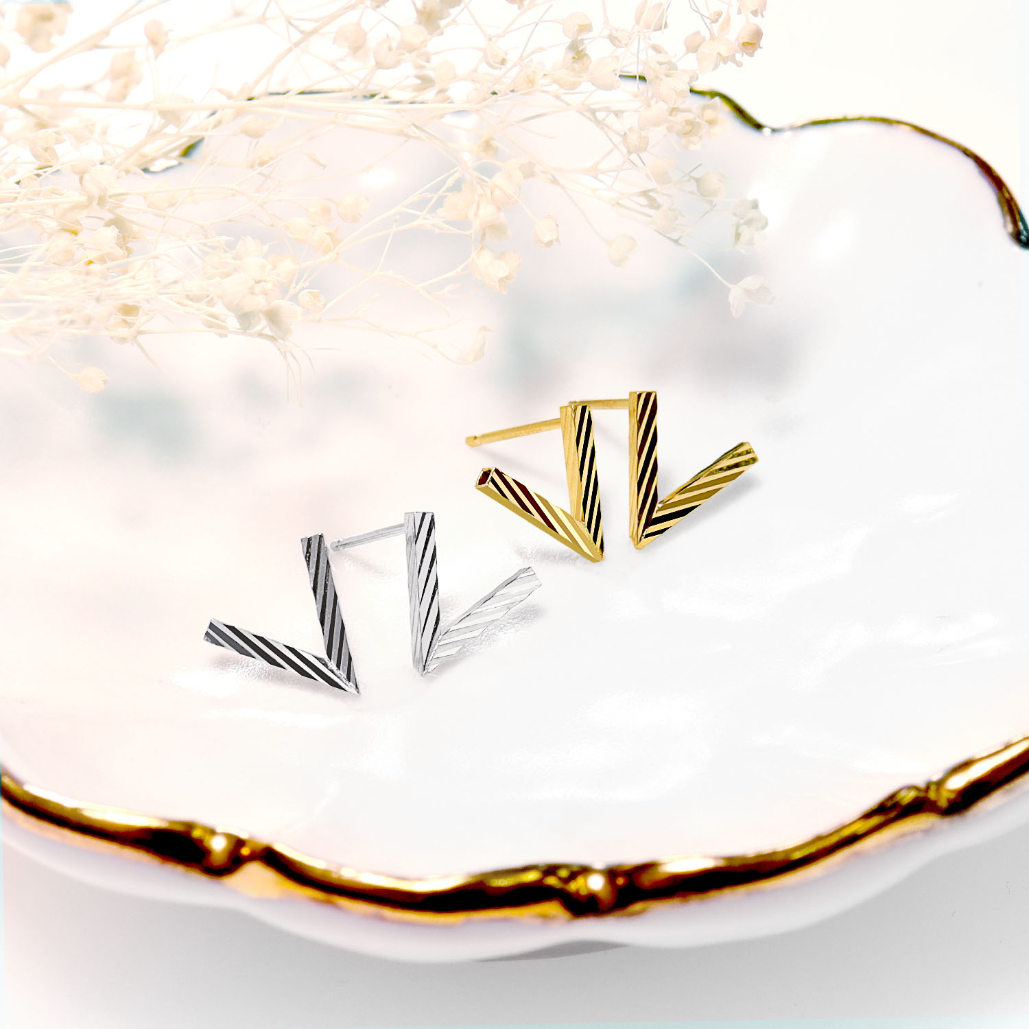 ピアス レディース 18金 プラチナ 地金 約0.27g V デザイン PT900 ゴールド K18  LPUC ララクリスティー | LARA Christie | 03