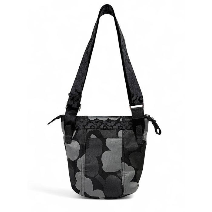 新品未使用 Marimekko マリメッコ ウニッコ柄 花 ベルト ブラック 新品未使用 Marimekko マリメッコ ウニッコ柄 花 ベルト ブラック