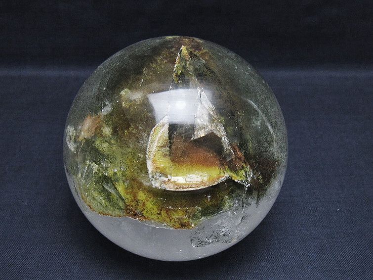 グリーンファントム水晶 丸玉 88mm [t100-4646] 1枚目