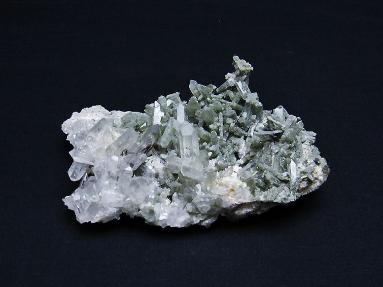 グリーンファントムクォーツ　クラスター アメリカ産 [t126-7891] 1枚目