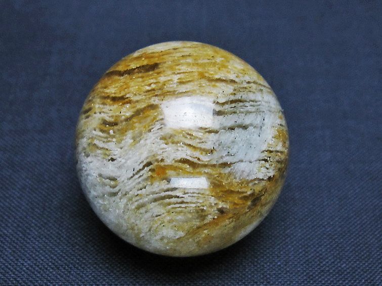 赤ガーデンファントム水晶 丸玉 29mm [t129-3050] 1枚目