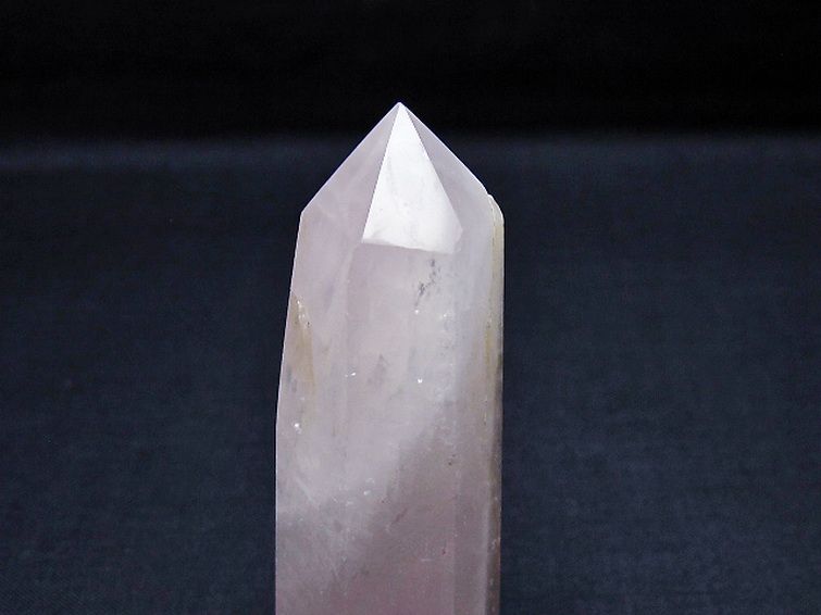 ローズクォーツ 六角柱 [t138-6417] 2枚目