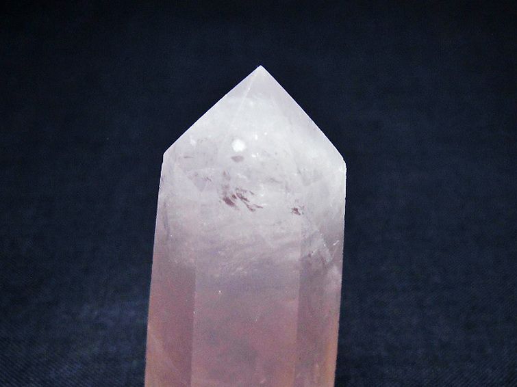 ローズクォーツ 六角柱 [t138-6548] 2枚目