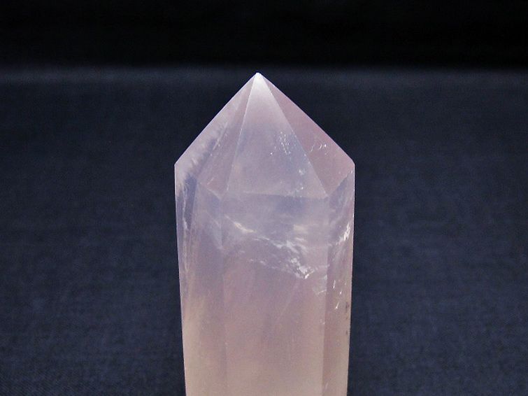 ローズクォーツ 六角柱 [t138-6567] 2枚目