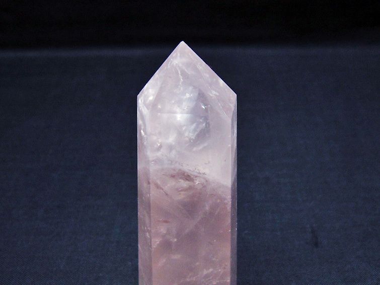 ローズクォーツ 六角柱 [t138-6648] 3枚目