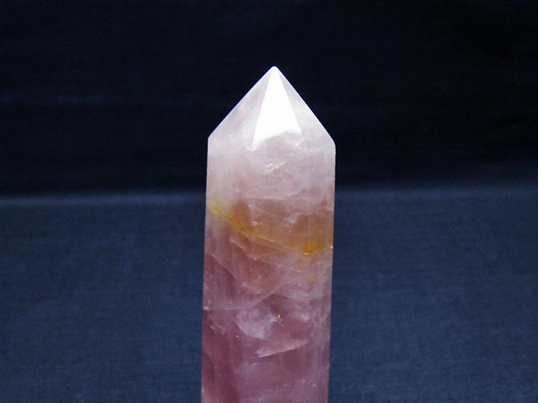 ローズクォーツ 六角柱 [t138-6699] 2枚目