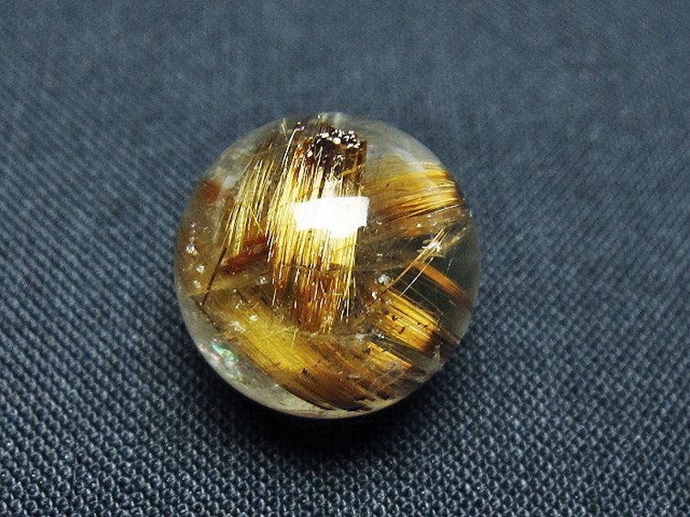 ゴールドタイチンルチル入り 水晶 丸玉 15mm [t145-2296] 1枚目