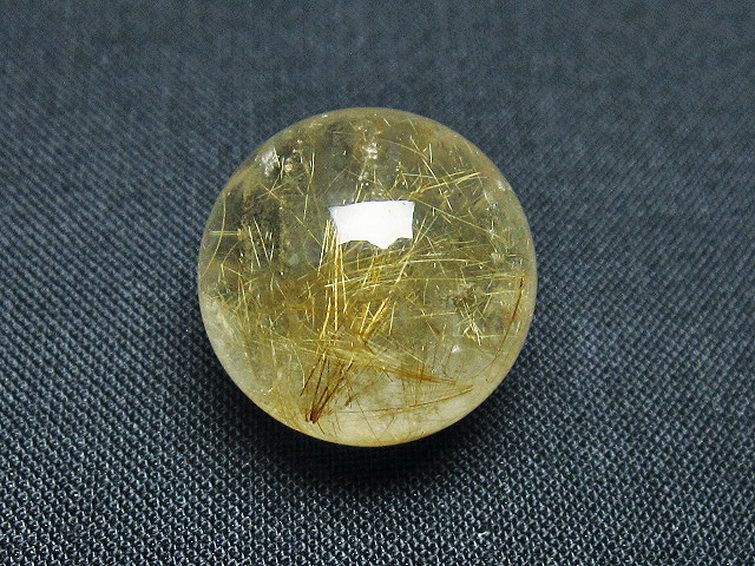 ゴールドタイチンルチル入り 水晶 丸玉 19mm [t145-2380] 1枚目