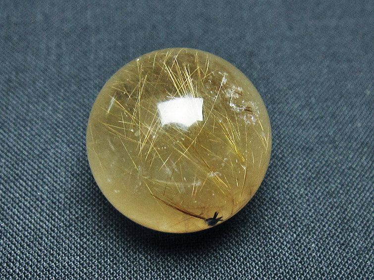 ゴールドタイチンルチル入り 水晶 丸玉 22mm [t145-2391] 1枚目