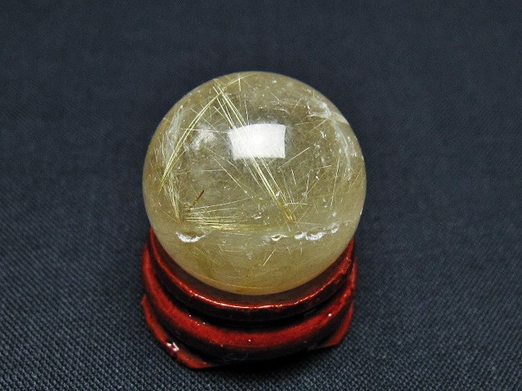ゴールドタイチンルチル入り 水晶 丸玉 24mm [t145-2397] 3枚目