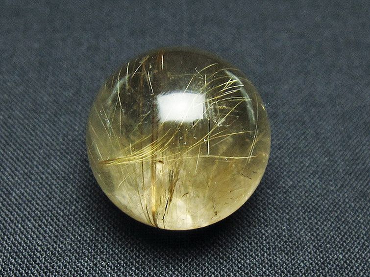 ゴールドタイチンルチル入り 水晶 丸玉 22mm [t145-2413] 3枚目