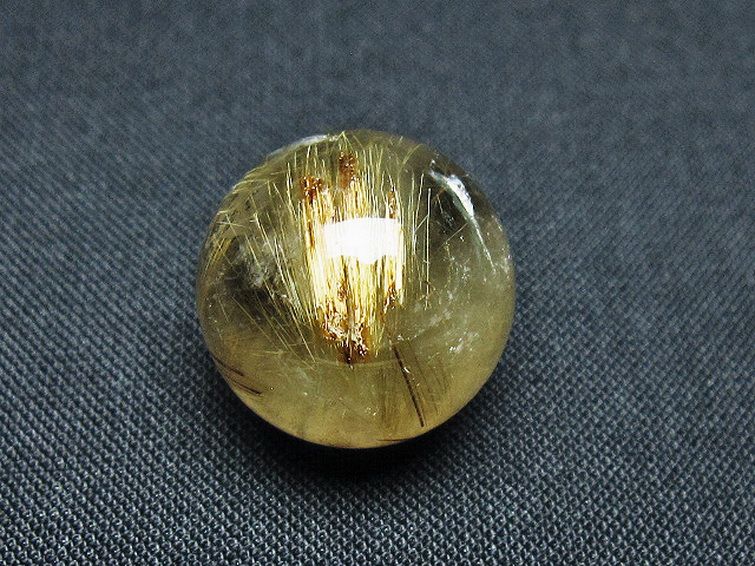 ゴールドタイチンルチル入り 水晶 丸玉 18mm [t145-2449] 1枚目