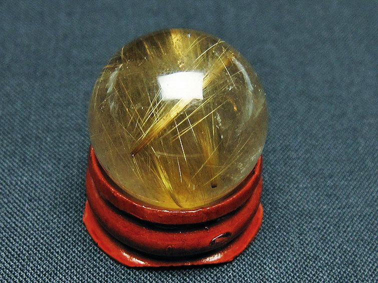 ゴールドタイチンルチル入り 水晶 丸玉 23mm [t145-2492] 3枚目