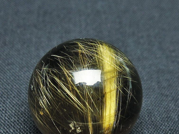 ゴールドタイチンルチル入り 水晶 丸玉 23mm [t145-2503] 2枚目
