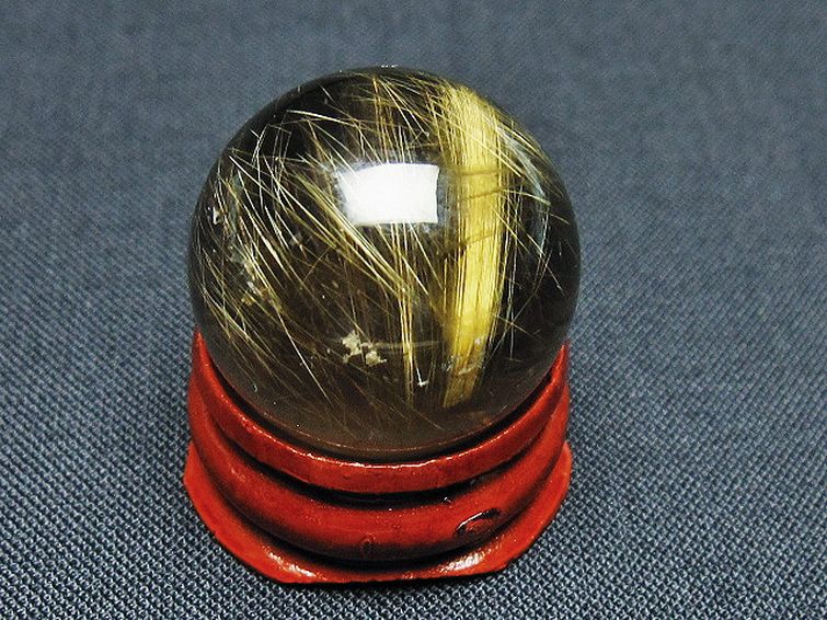 ゴールドタイチンルチル入り 水晶 丸玉 23mm [t145-2503] 3枚目