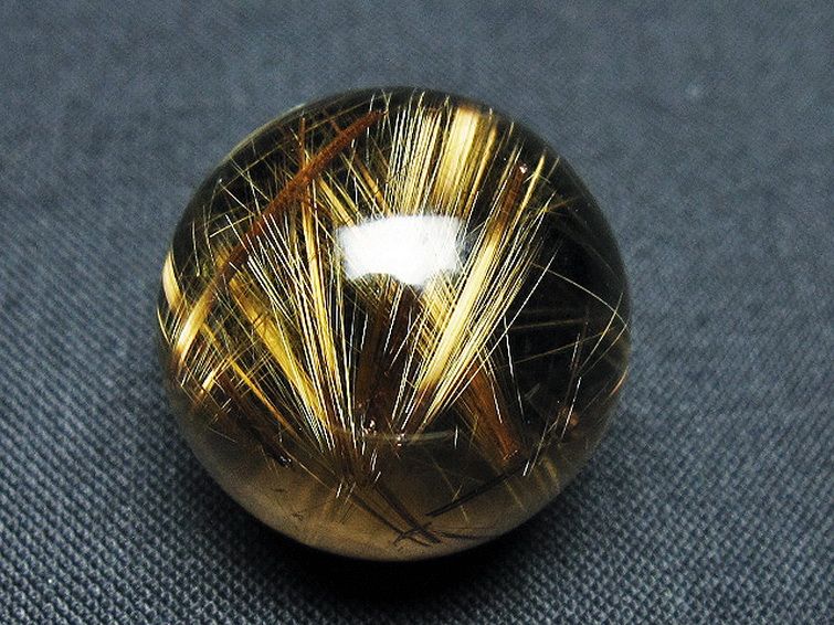 ゴールドタイチンルチル入り 水晶 丸玉 23mm [t145-2559] 1枚目