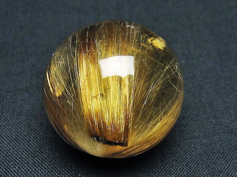 ゴールドタイチンルチル入り 水晶 丸玉 30mm [t145-2564] 1枚目