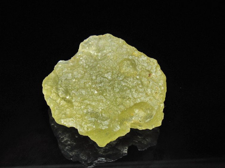 リビアングラス 原石 [t145-2728] 1枚目