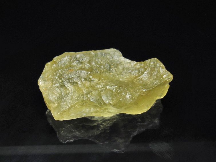 リビアングラス 原石 [t145-2745] 1枚目