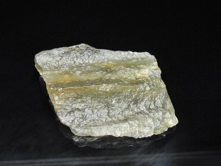 リビアングラス 原石 [t145-2760] 1枚目