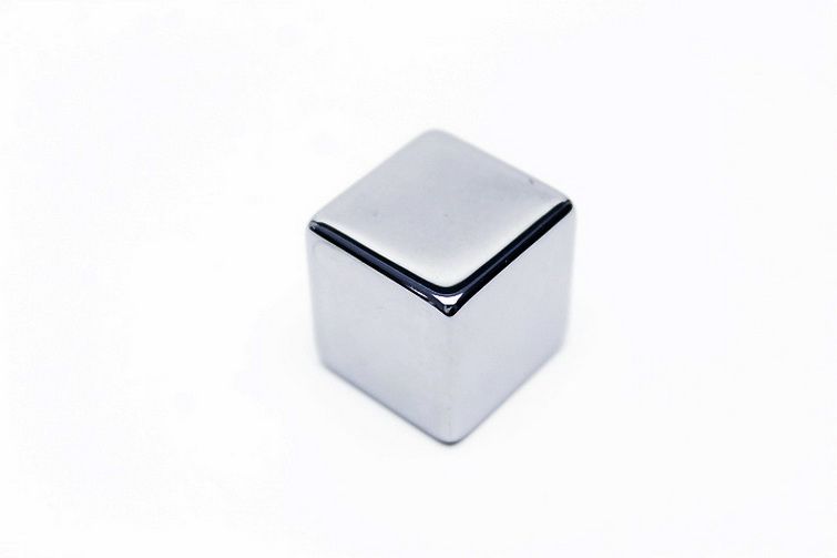 テラヘルツ鉱石 キューブ型 タンブル 18mm [t163-2503]