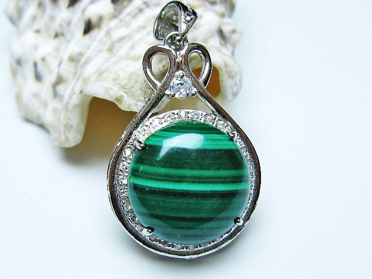 マラカイト ペンダント [t19-3902]