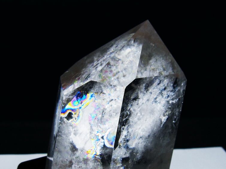 虹入り ヒマラヤ水晶 六角柱[t222-2542]