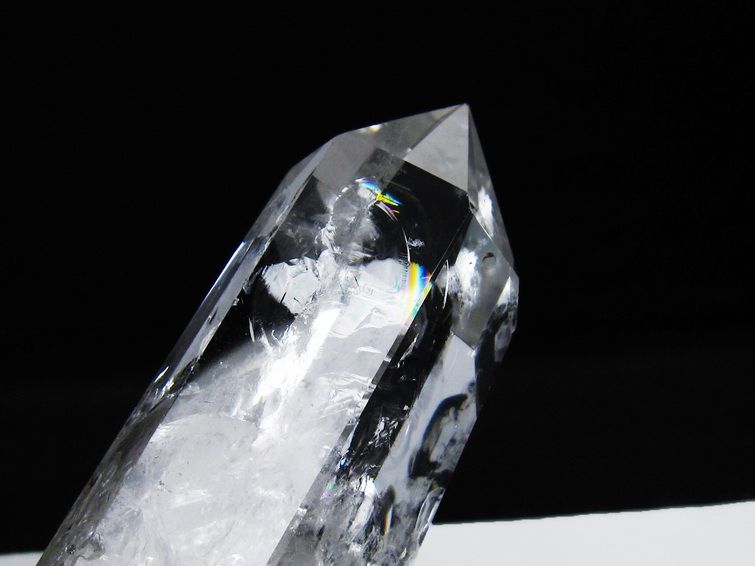 虹入り ヒマラヤ水晶 六角柱[T222-2544] 3枚目