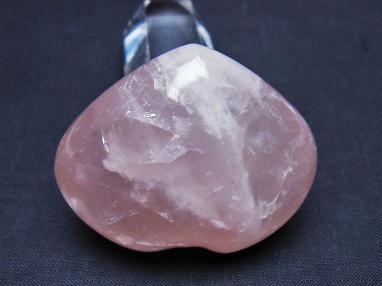 ローズクォーツハート 置物[T225-8524] 3枚目