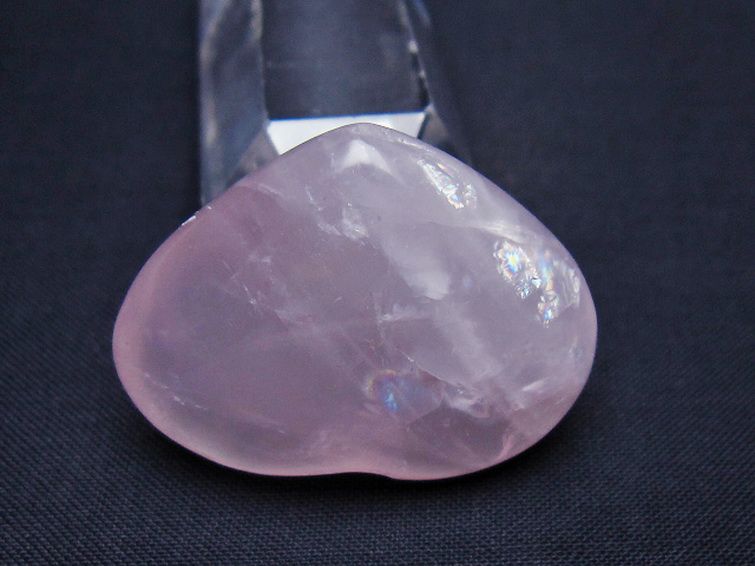 ローズクォーツハート 置物[T225-8565] 3枚目