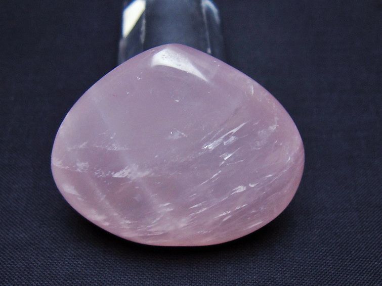 ローズクォーツハート 置物[T225-8579] 3枚目