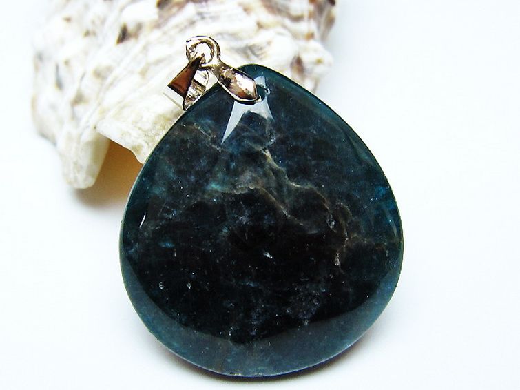 アパタイト ペンダント [t278-1545] 1枚目
