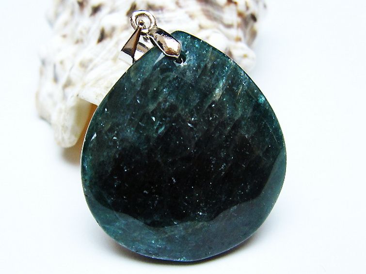 アパタイト ペンダント [t278-1551] 1枚目