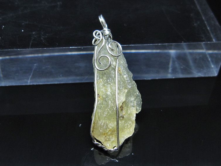 リビアングラス ペンダント [t298-1018] 1枚目