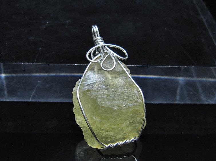 リビアングラス ペンダント [t298-1064] 1枚目