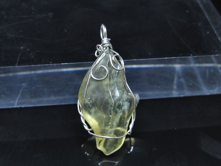 リビアングラス ペンダント [t298-981] 1枚目