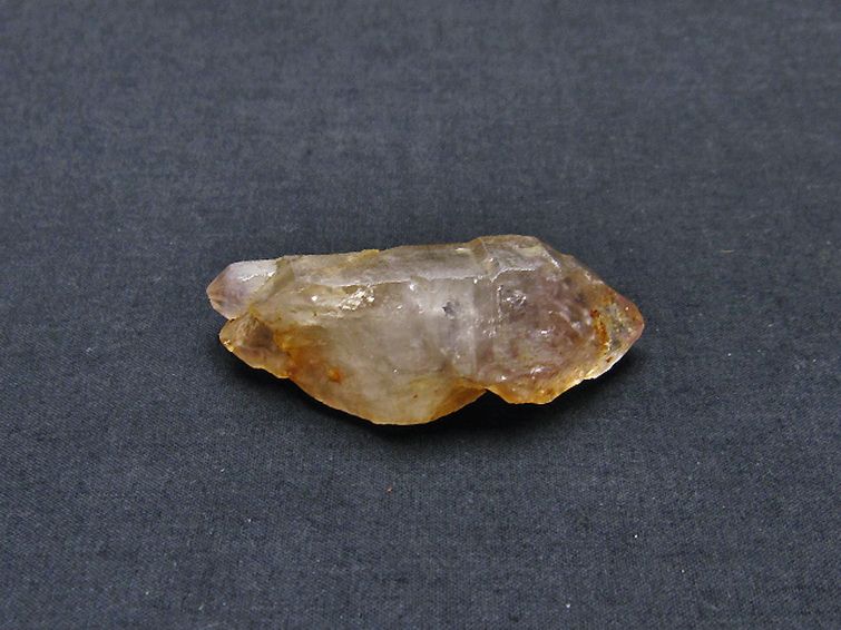 アメジストカテドラルライブラリー 水晶 原石[T299-3968] 1枚目