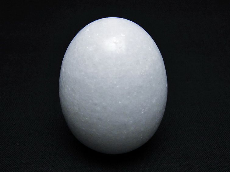 漢白玉たまご 置物 [t306-2943] 1枚目