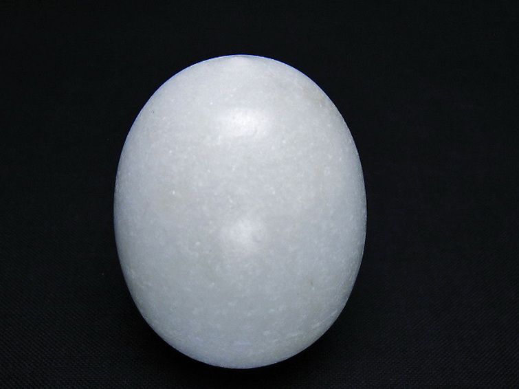 漢白玉たまご 置物 [t306-2958] 1枚目