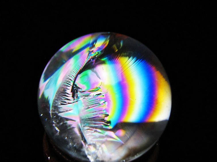 虹入り ヒマラヤ水晶 丸玉 25mm [T317-4910] 2枚目