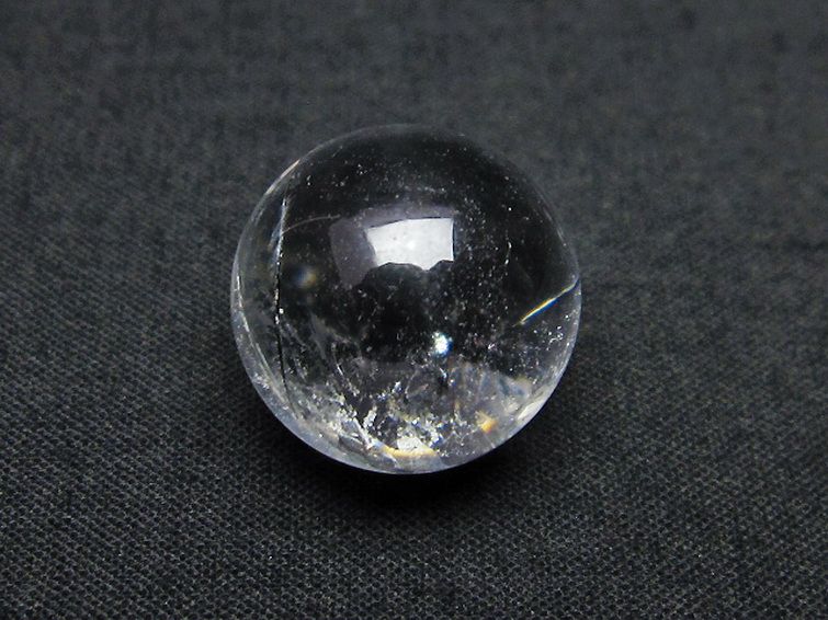 虹入り ルチル入り 水晶 丸玉 17mm [T318-3918] 2枚目