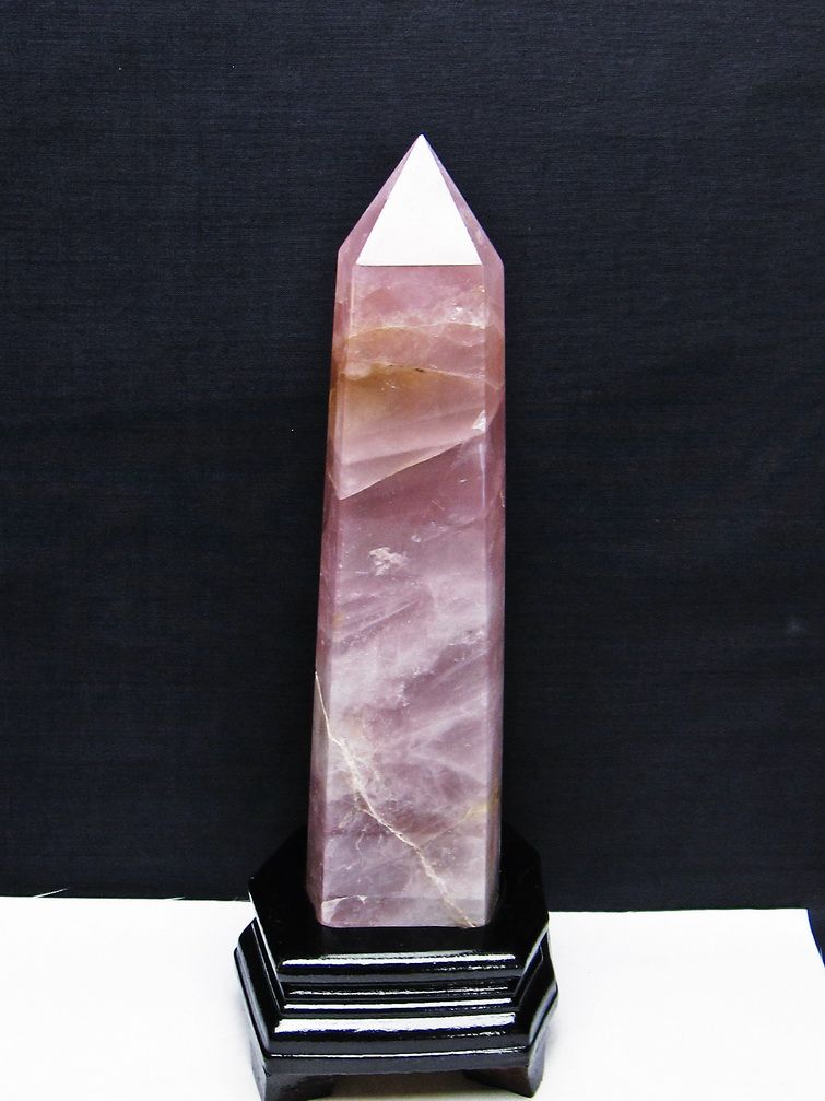 1.1Kg ローズクォーツ 六角柱 [t332-6102] 1枚目