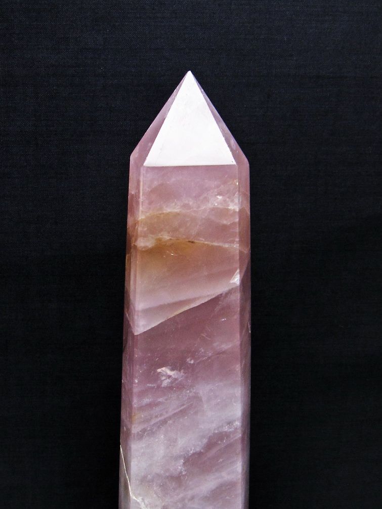 1.1Kg ローズクォーツ 六角柱 [t332-6102] 2枚目