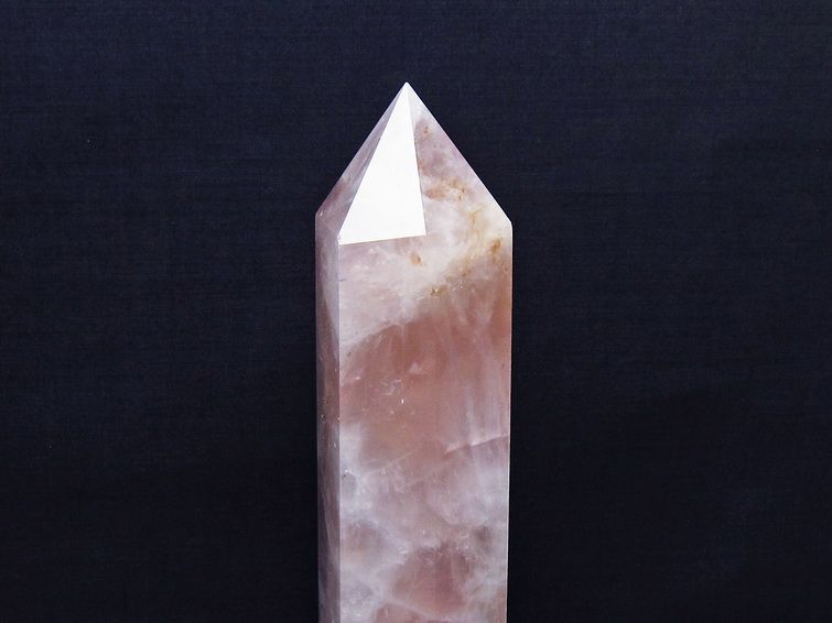 1.1Kg ローズクォーツ 六角柱 [t332-6111] 3枚目