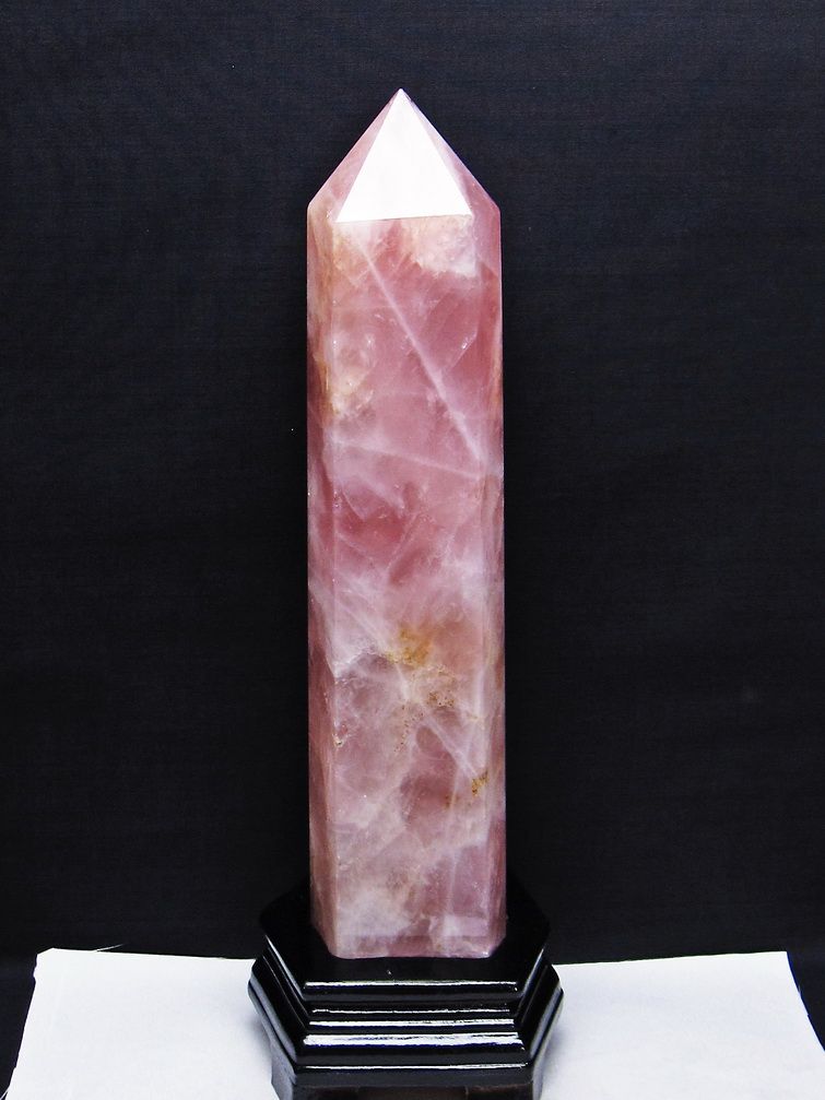 1.9Kg ローズクォーツ 六角柱 [t332-6116] 1枚目