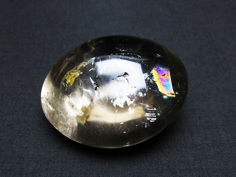 虹入り ライトニング水晶 原石 [t344-2485] 1枚目