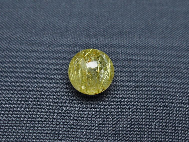 ゴールドタイチンルチル入り 水晶 丸玉 10mm [T355-1126] 1枚目