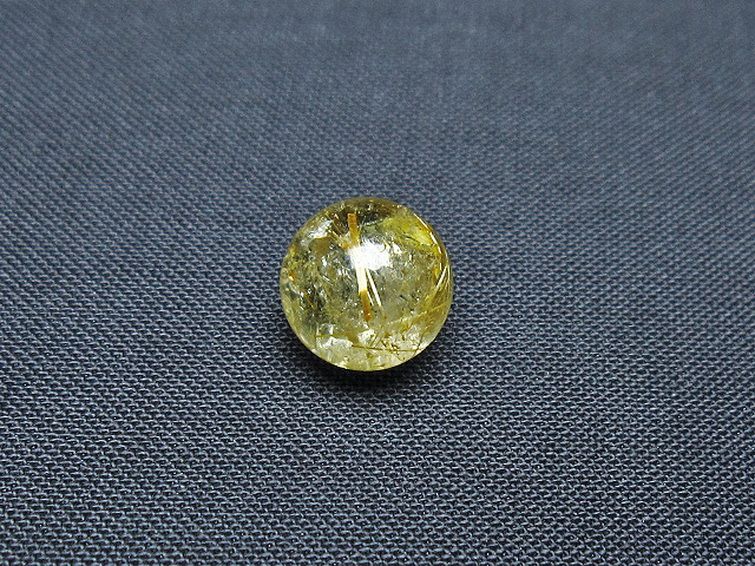 ゴールドタイチンルチル入り 水晶 丸玉 10mm [T355-1166] 1枚目